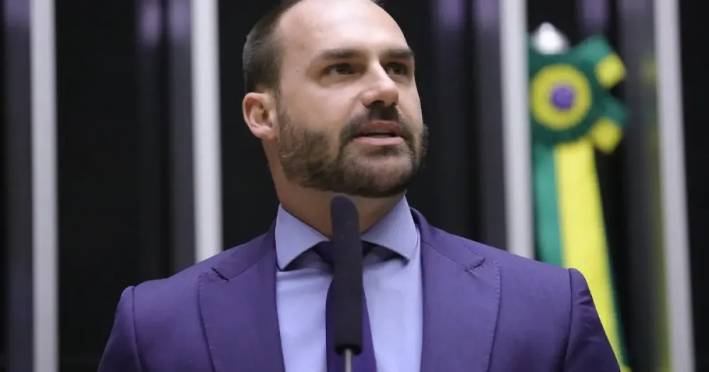 Dos EUA, Eduardo Bolsonaro confirma apoio a ACM Neto