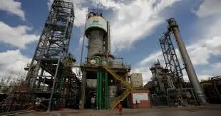 Presidente Lula visita fábrica de fertilizantes na Bahia após retomada das operações