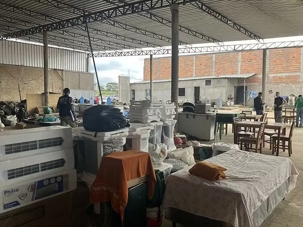 Alojamentos superlotados e remuneração irregular: 69 trabalhadores são resgatados em situação análoga à escravidão