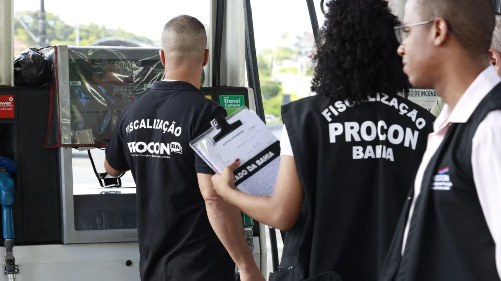 Procon notifica mais de 100 postos de combustíveis e distribuidoras na Bahia
