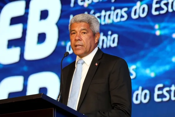Jerônimo reforça papel da industria na Bahia durante posse da nova diretoria da FIEB 