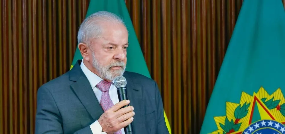 Lula anuncia envio de projeto para acabar com escala 6x1 ao Congresso